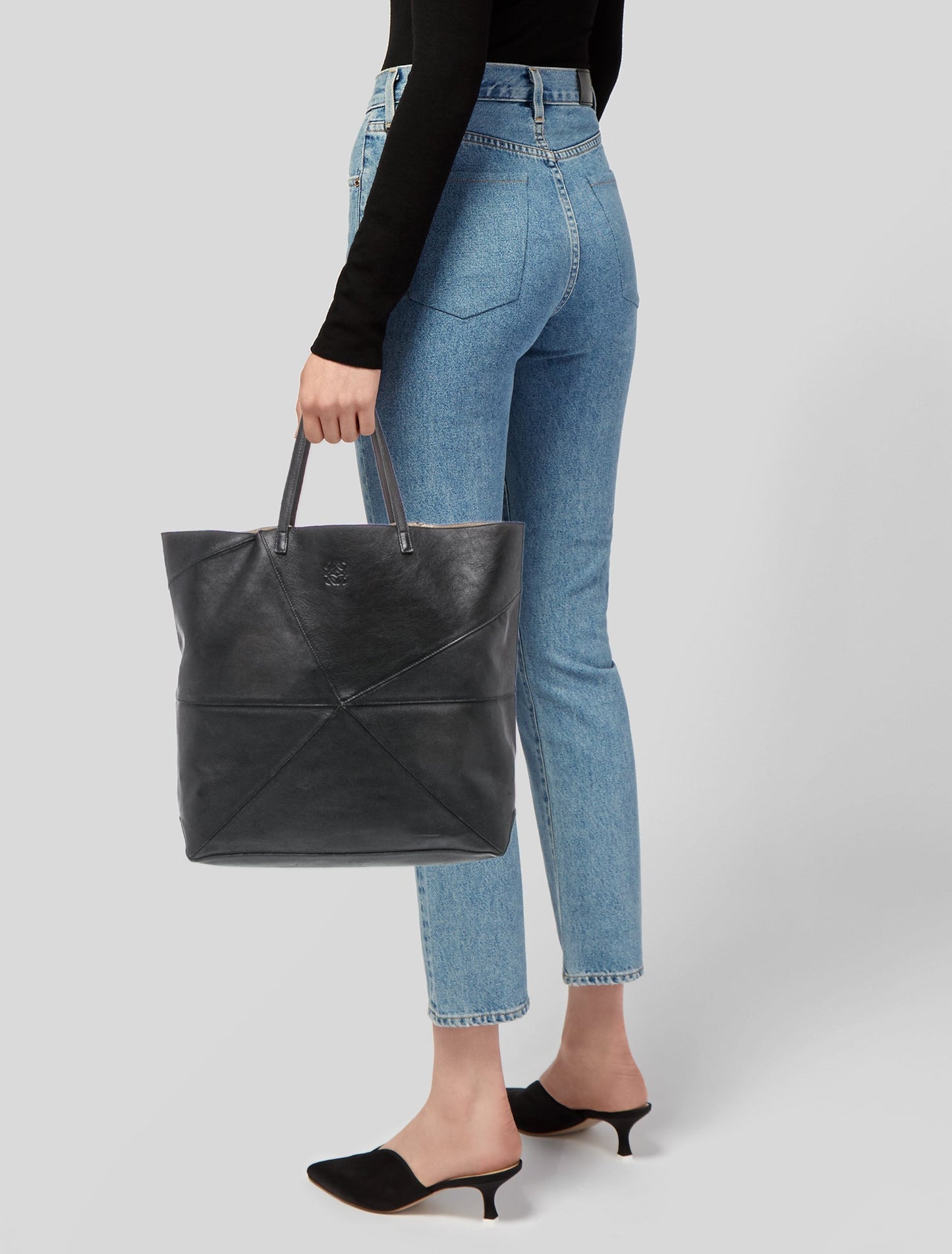 Loewe Signature Puzzle