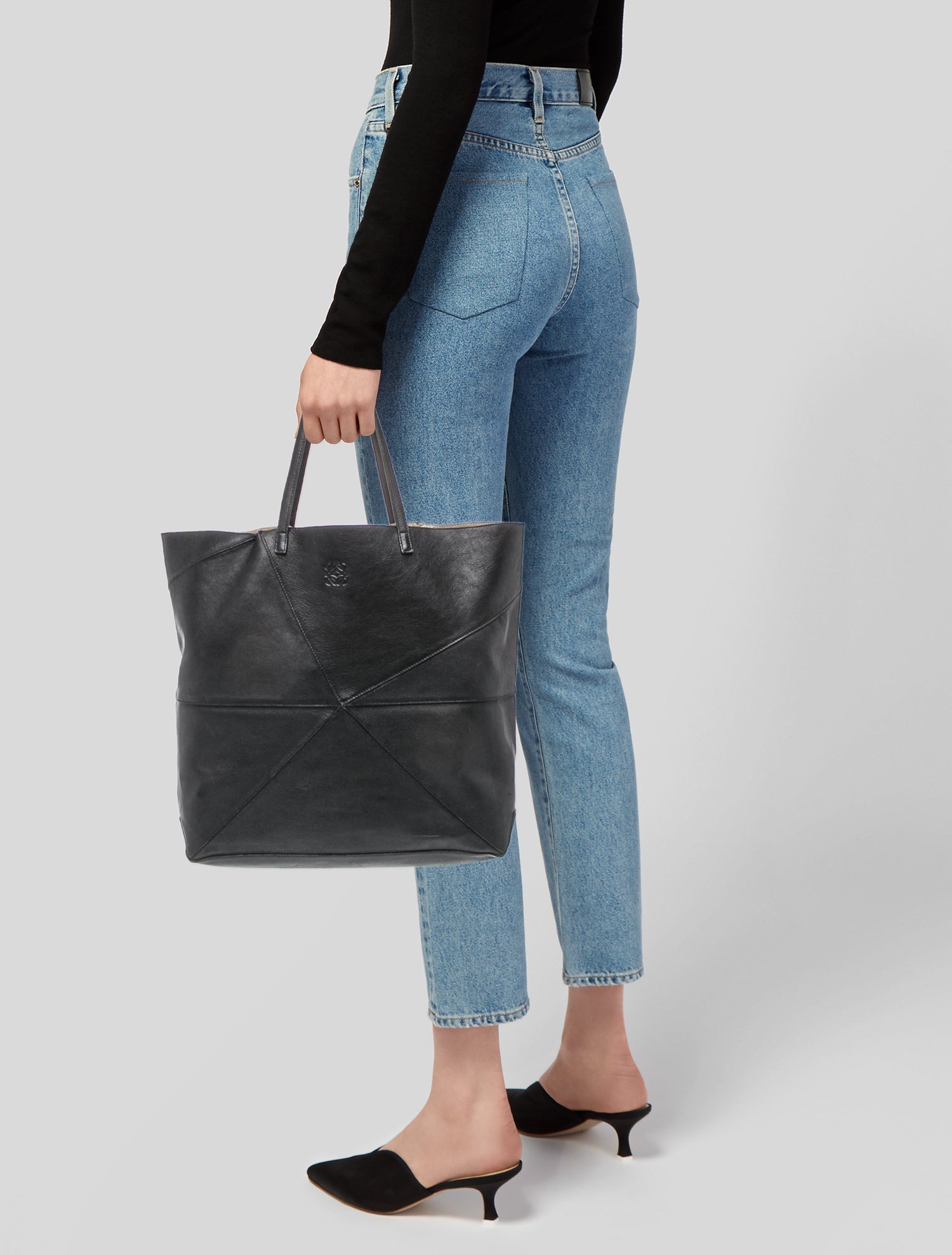 Loewe Signature Puzzle