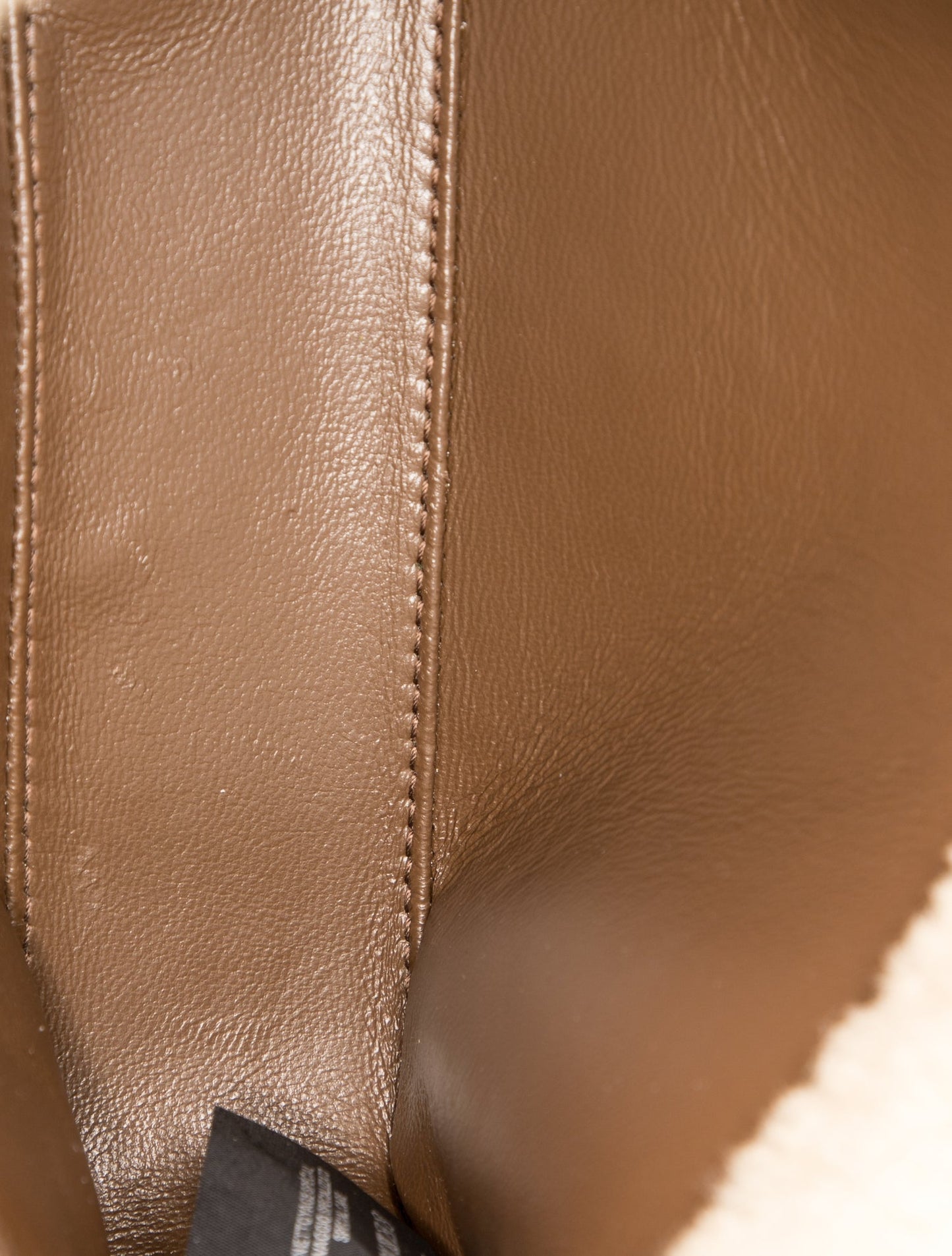 Saint Laurent Suede Le 5 à 7