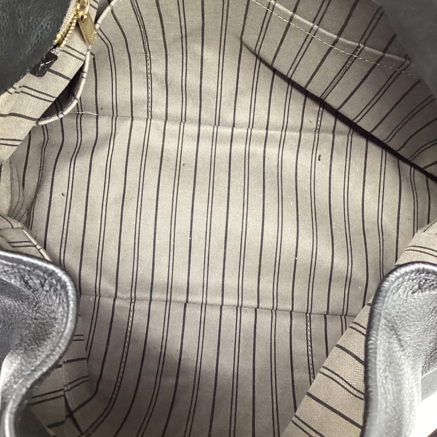 Louis Vuitton Monogram Artsy MM