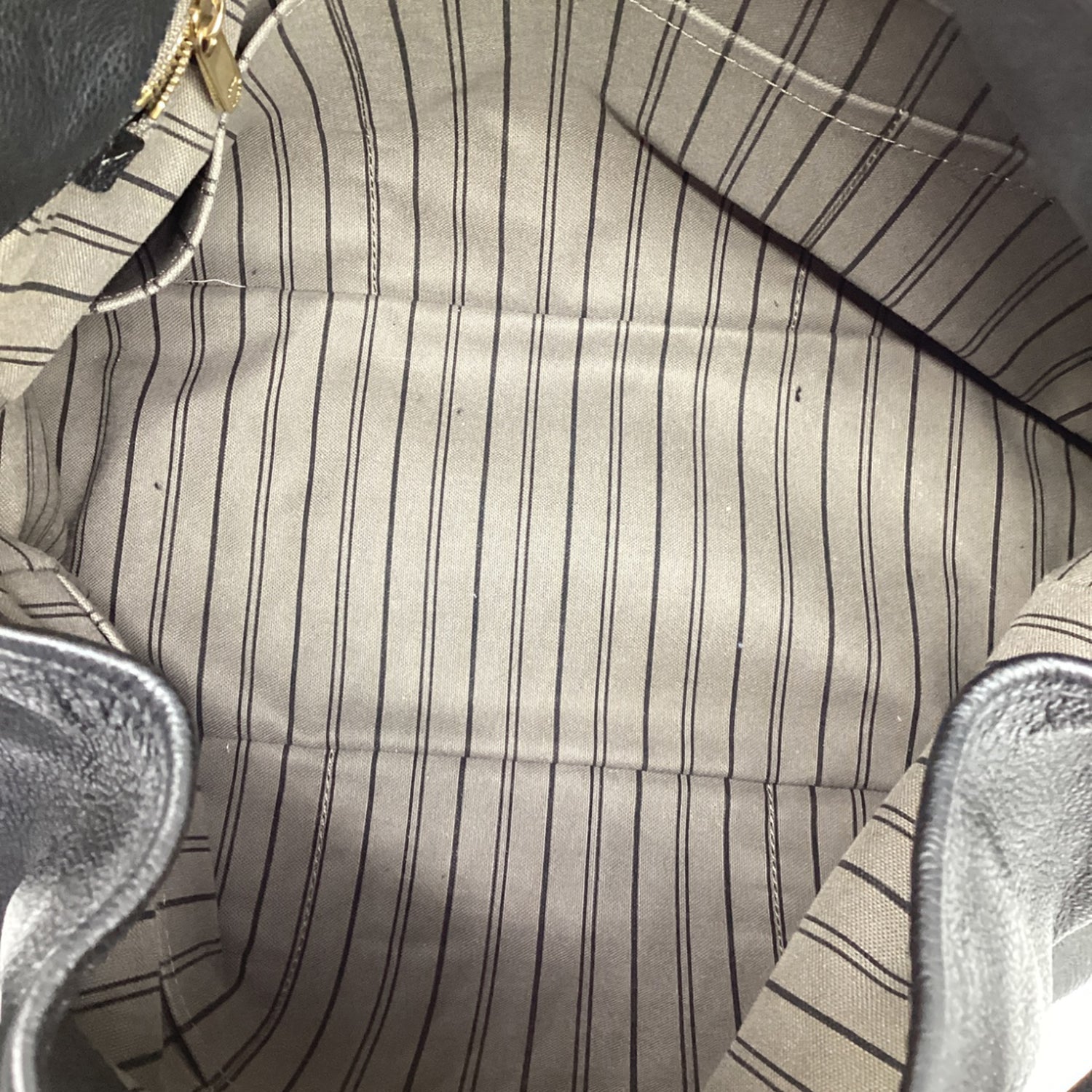 Louis Vuitton Monogram Artsy MM