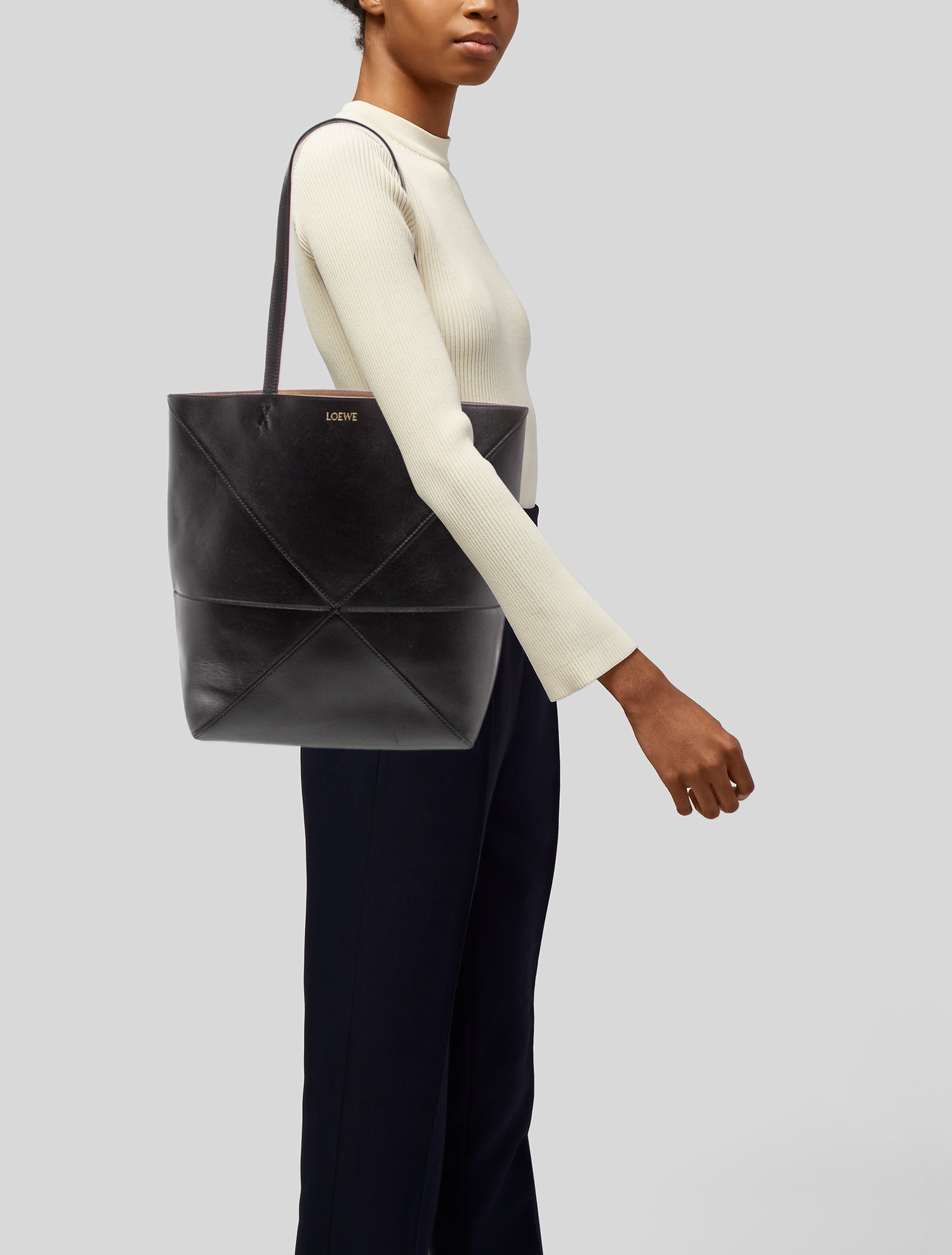 Loewe Leather Puzzle Medium 2023