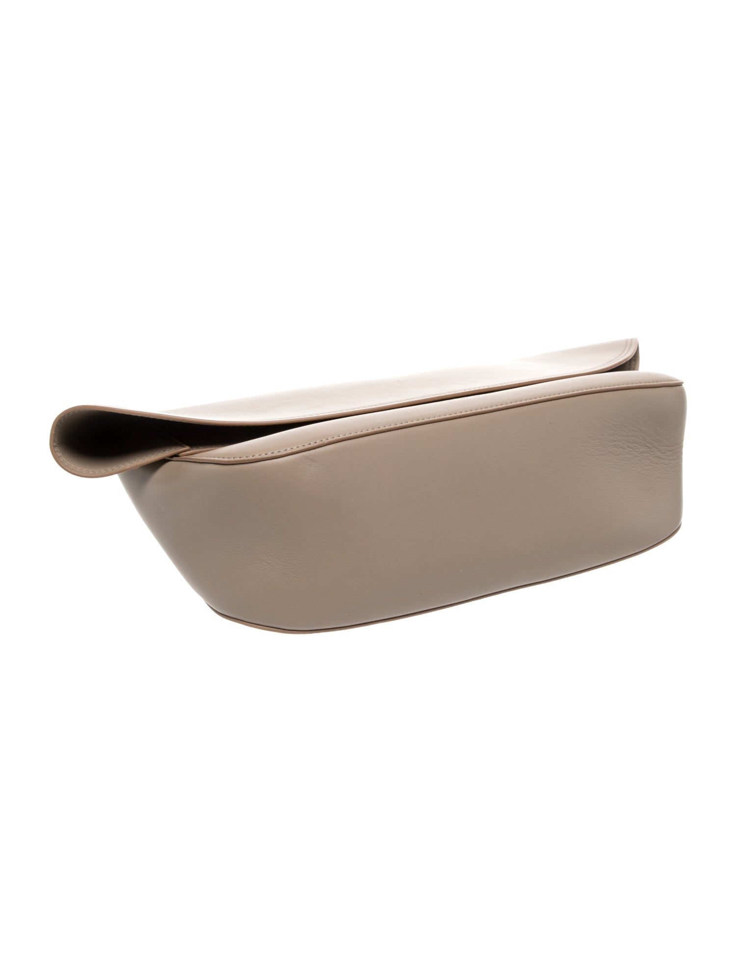 Loewe Leather Ola 2025