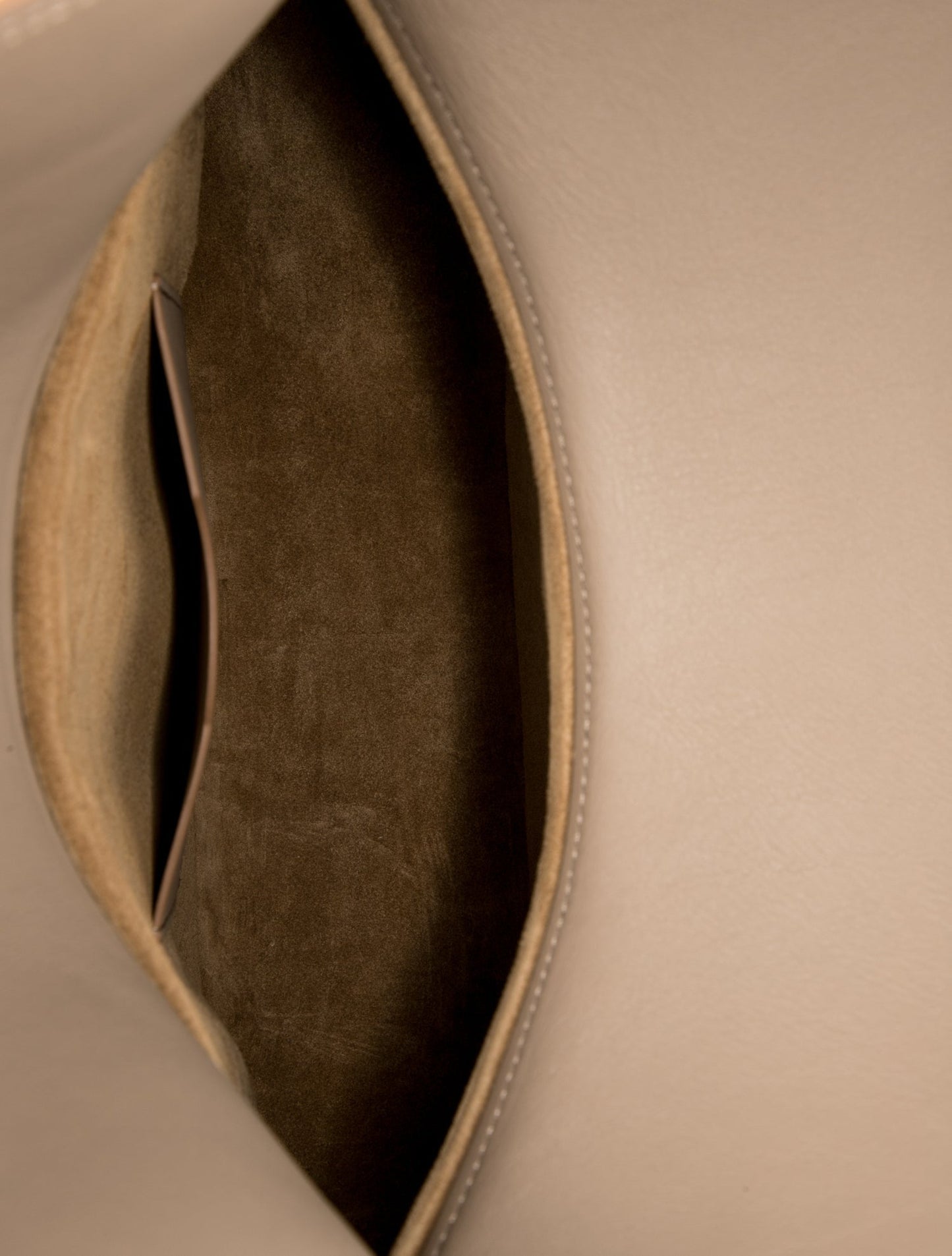 Loewe Leather Ola 2025