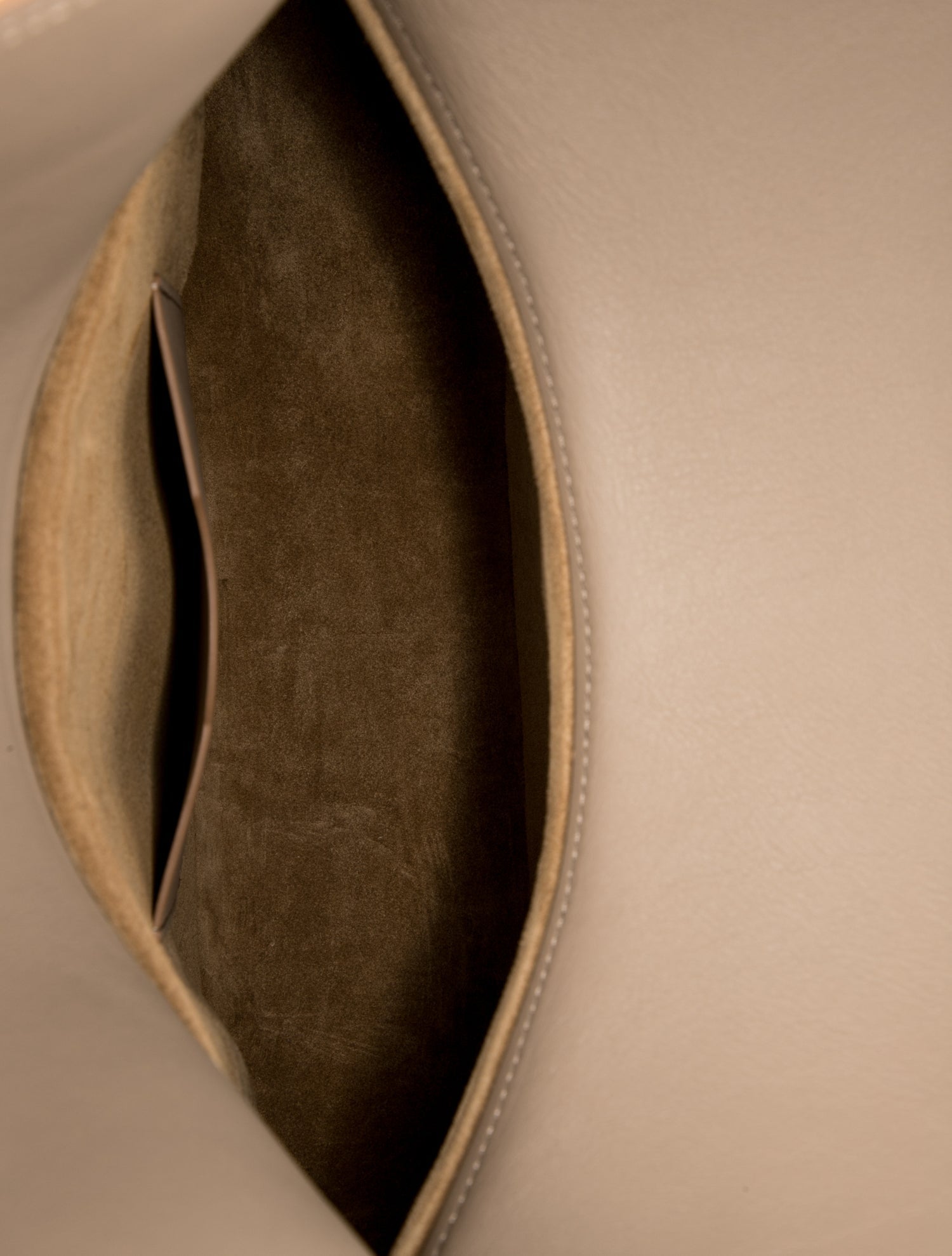 Loewe Leather Ola 2025